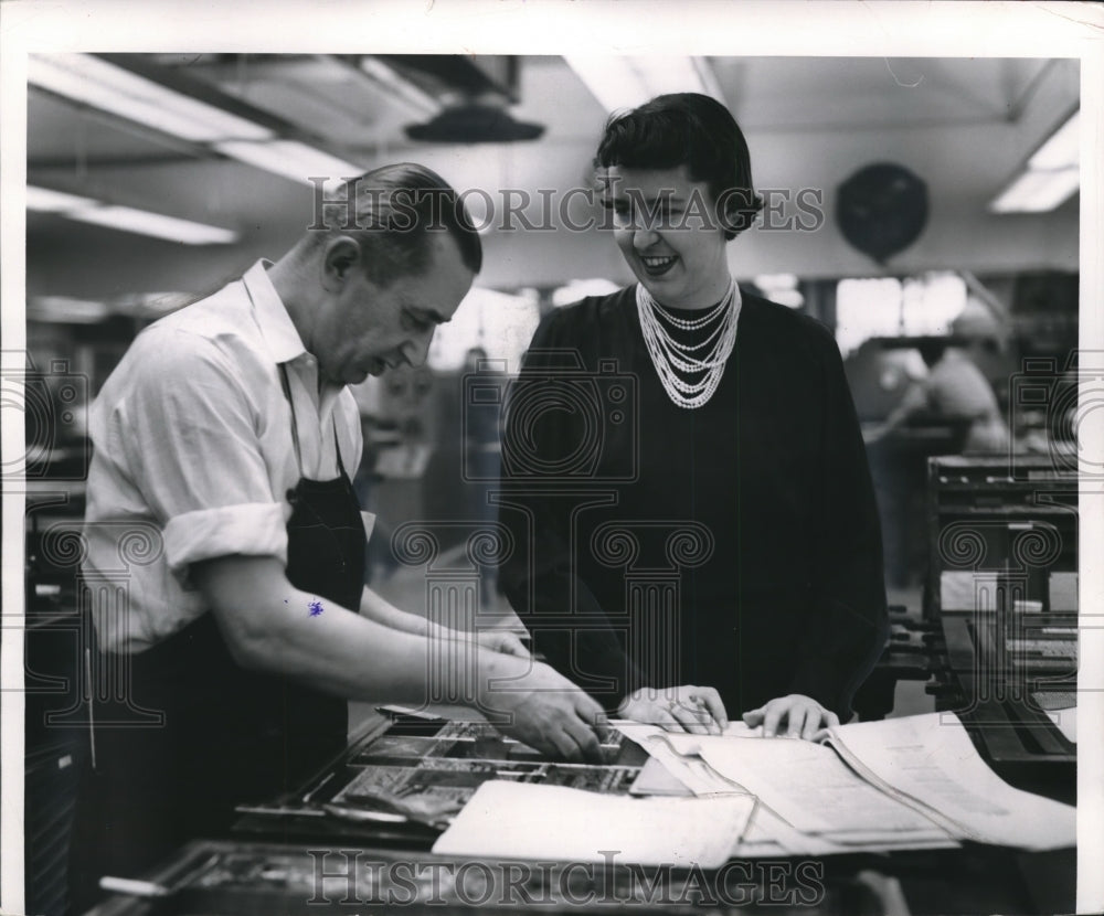 1954 Employees confer in The Milwaukee Journal Editorial Department-Historic Images
