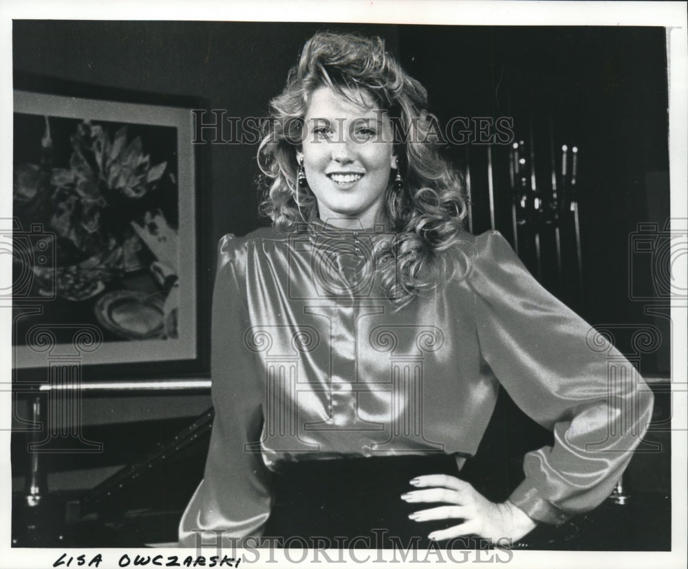 1989 Press Photo Marquette University Sophomore Lisa Owczarski. - mjb30950 - Historic Images