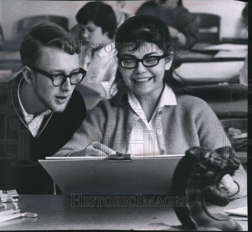 1961 Press Photo Marquette University Students worked at a drawing board-Historic Images