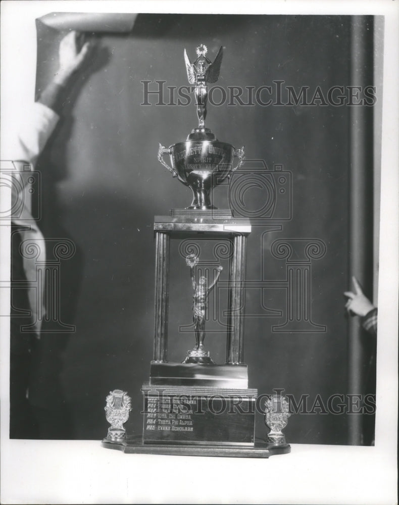 1966 Press Photo The Spirit of the Varieties Trophy at Marquette University- Historic Images