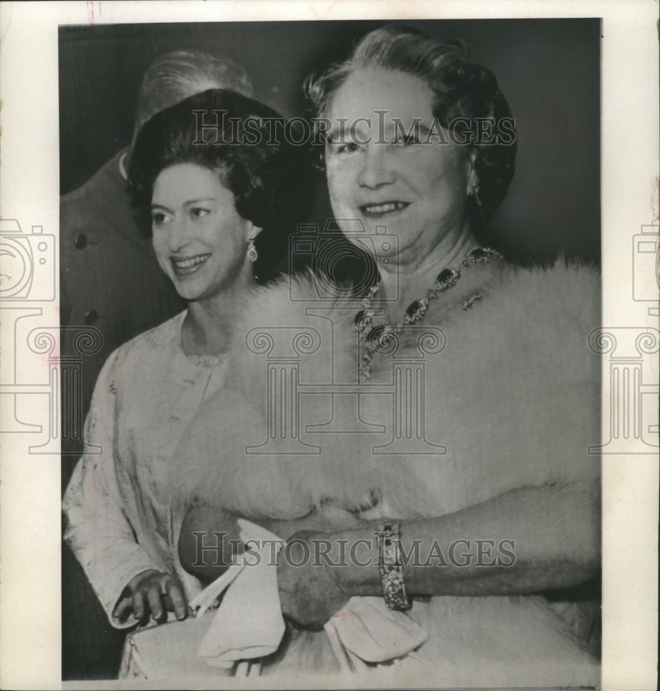 1965 Press Photo Queen Mother Elizabeth and Daughter at London's Savoy Hotel-Historic Images