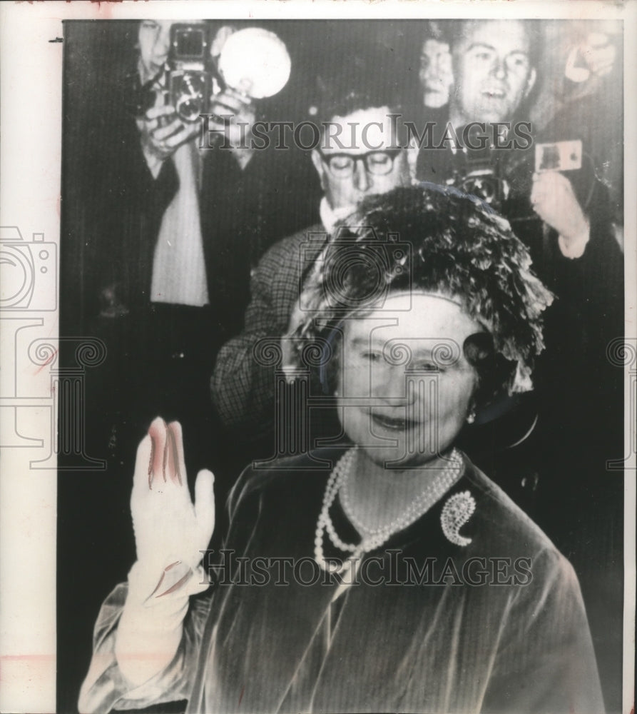 1964 Press Photo Britain&#39;s Queen Mother Elizabeth at King Edward VII Hospital - Historic Images