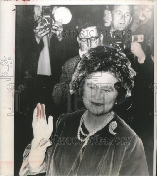 1964 Press Photo Britain's Queen Mother Elizabeth at King Edward VII Hospital - Historic Images