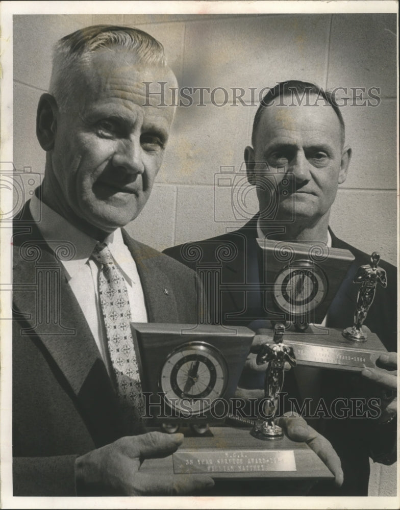 1964 Press Photo Bill Matthei &amp; Ken Royal Hold Trophies in Milwaukee - mjb31201 - Historic Images