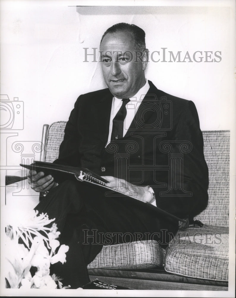 1962 Press Photo Dr. Milton Margoles - mjb31282 - Historic Images