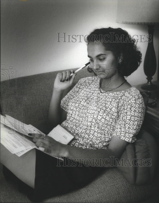 1994 Press Photo Marquette University student and junior, Suchi Patel - Historic Images
