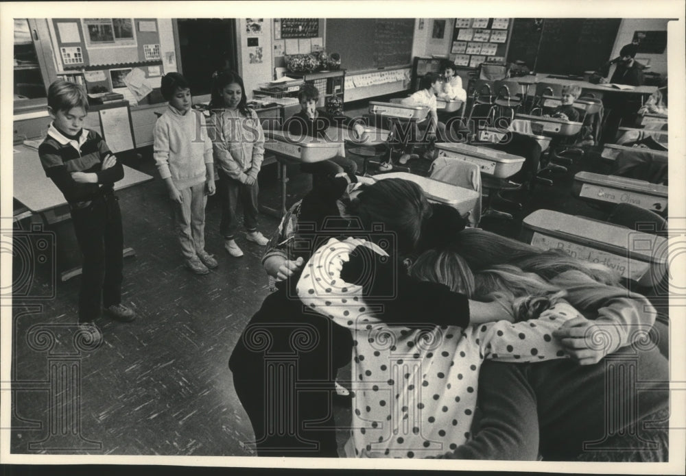 1986 Press Photo Students at Range Line School in Mequon, Wisconsin - Historic Images