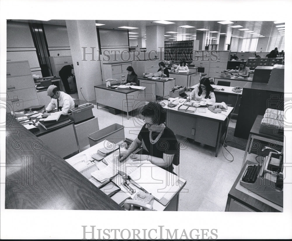 1972 Press Photo Employees in the Milwaukee Journal Circulation Department - Historic Images