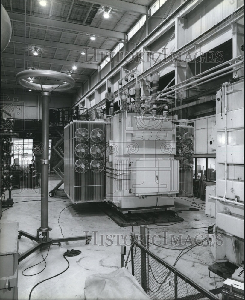 1990 Press Photo A MagneTek power transformer, part of distribution system - Historic Images