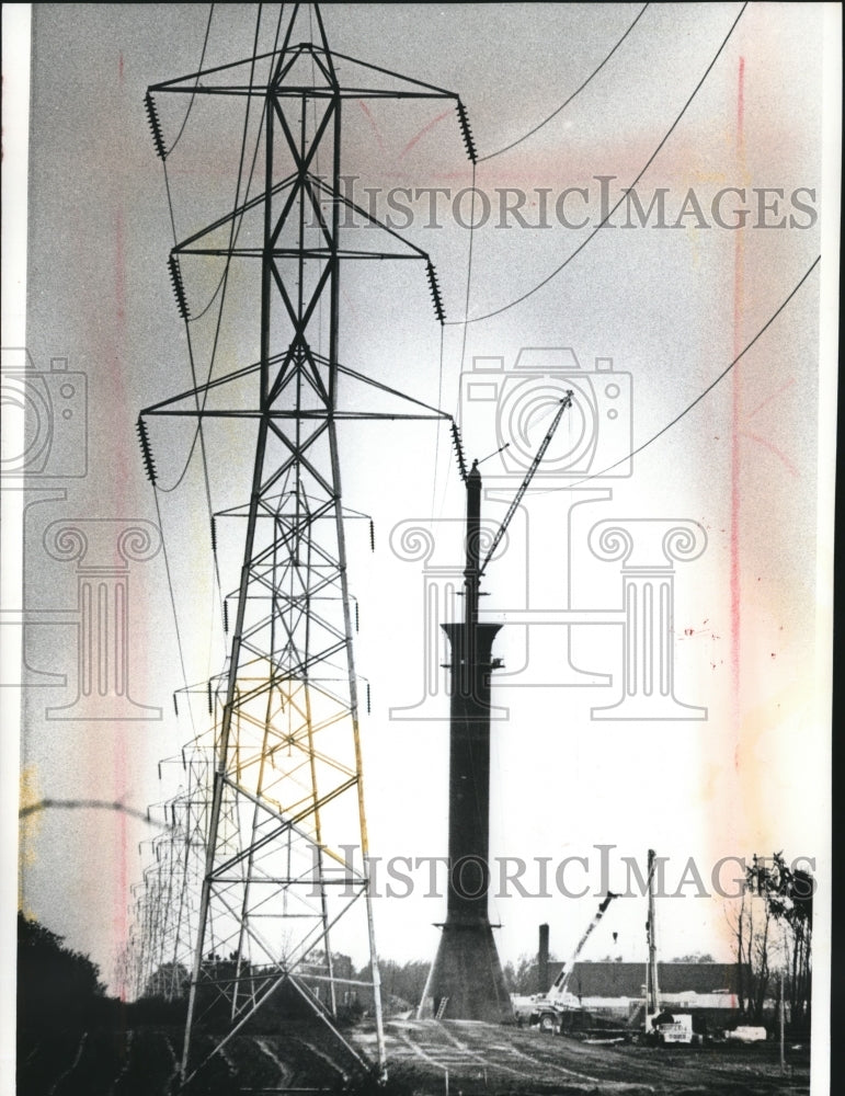 1990 Press Photo Construction of water tower in Mequon Business Park, Wisconsin - Historic Images