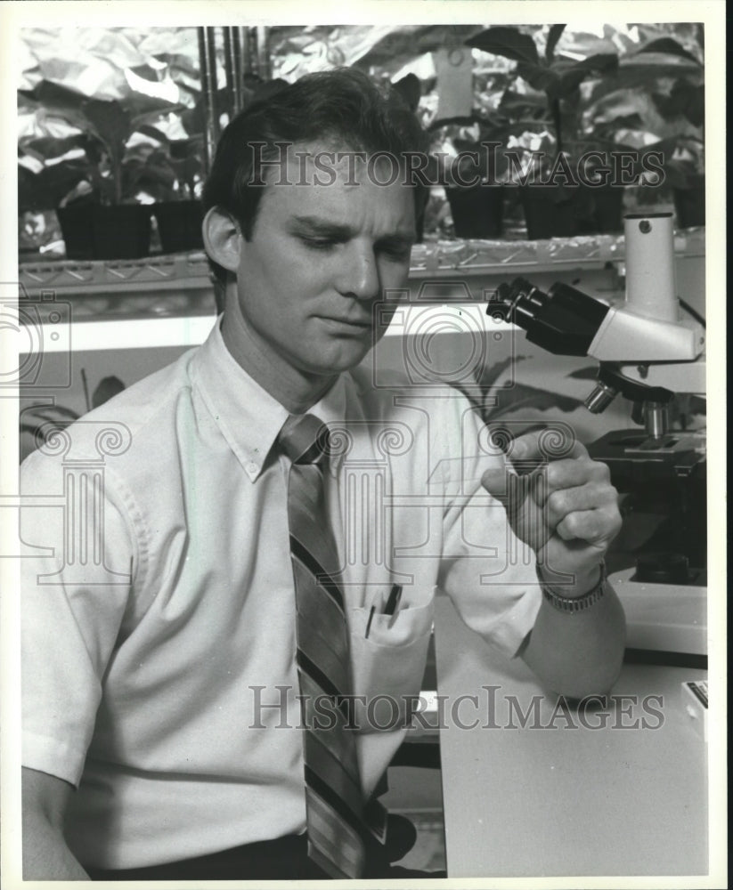 1986 Press Photo Ronald Meeusen, graduate of University of Wisconsin - Historic Images