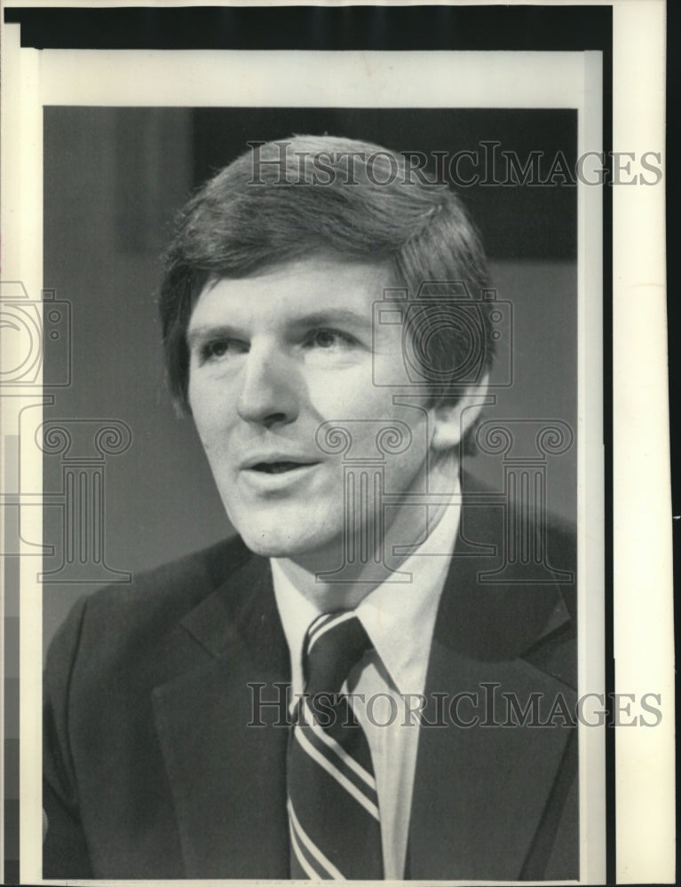 1975 Press Photo Secretary of HEW David Mathews - mjb32712 - Historic Images