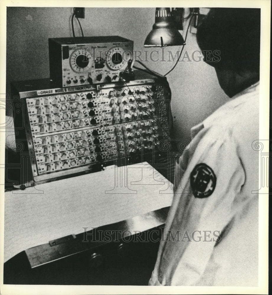 1977 Press Photo Electroencephalogram - mjb32717-Historic Images