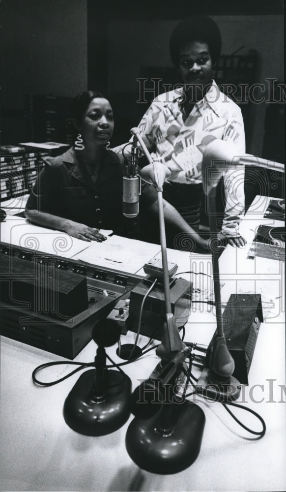 Press Photo Announcers Char and Butch Mayo - mjb32749 - Historic Images