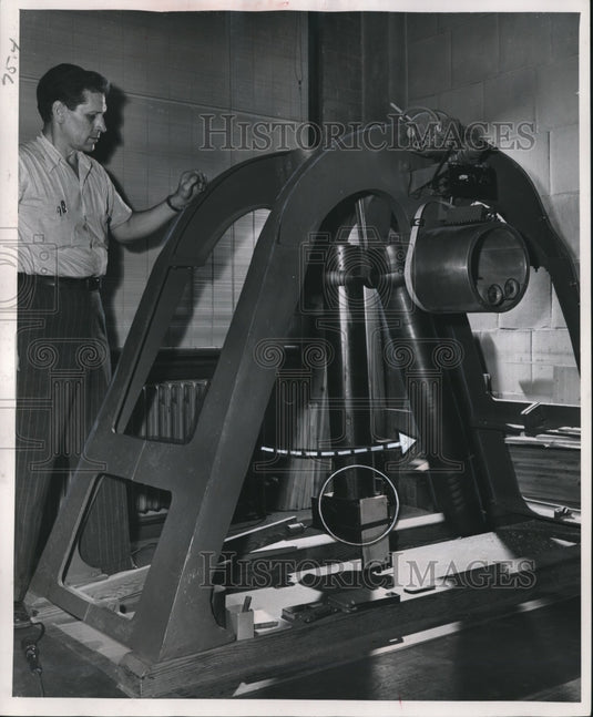 1953 Press Photo L.H. Reineke's Wood Saw In Madison Forest Products Lab - Historic Images