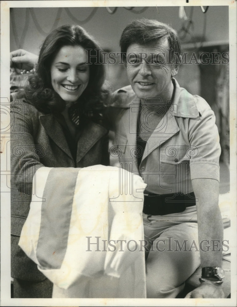 1976 Press Photo Rudi Gernreich &amp; Cynthia Sikes of &quot;Jigsaw John&quot; series - Historic Images