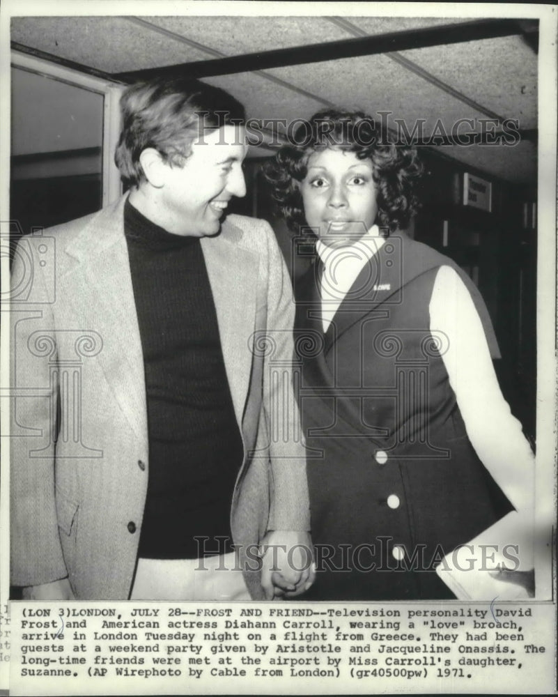 1971 Press Photo Diahann Carroll and David Frost at the London airport. - Historic Images