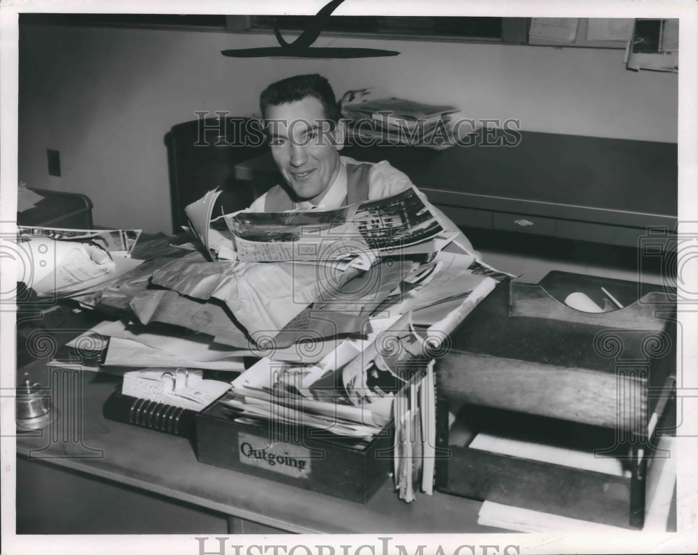 1954 Press Photo Journal Picture Editor Bob Gilka - mjb34343-Historic Images