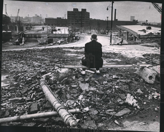 1964 Press Photo Superintendent showed up for work on freeway system, Milwaukee.-Historic Images