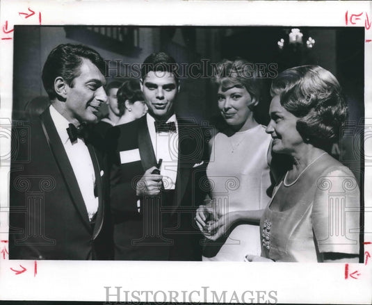 1967 Press Photo Milwaukee Symphony Conductor Harry John Brown at Reception - Historic Images