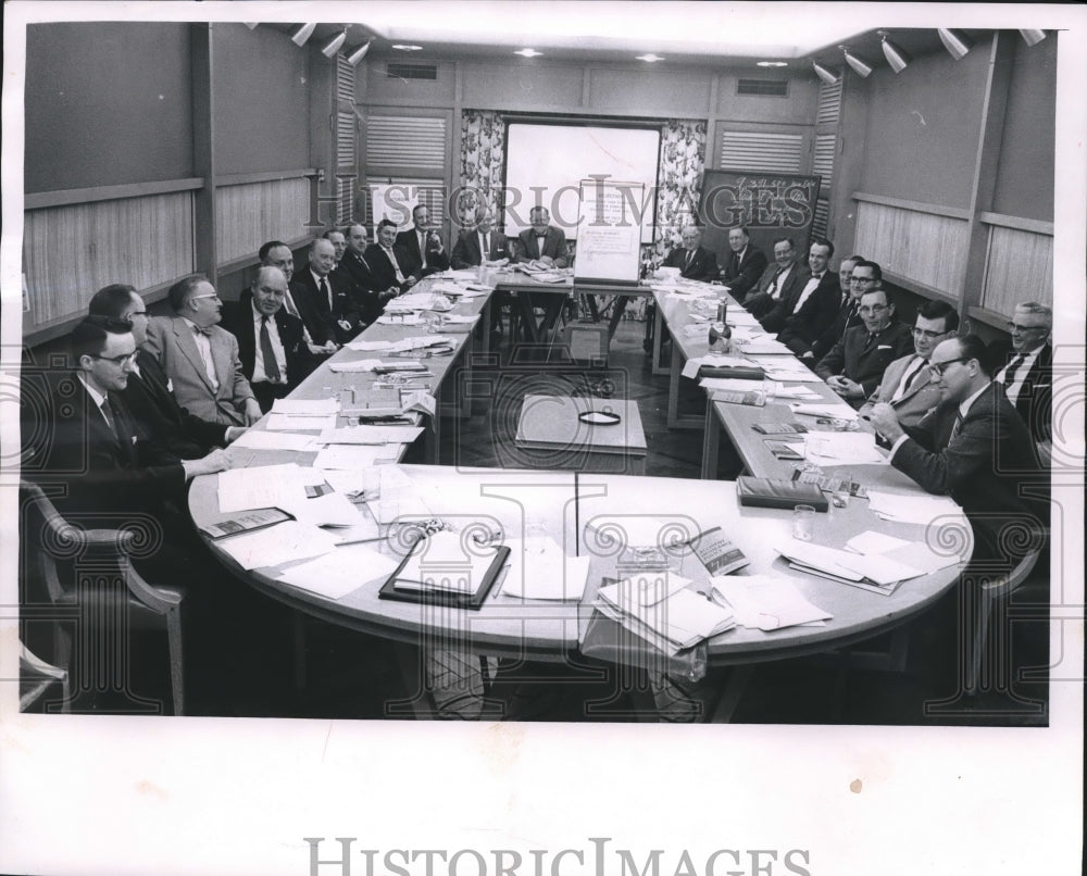 1961 Press Photo Milwaukee Journal Sentinel circulation sales clinic - mjb34749 - Historic Images