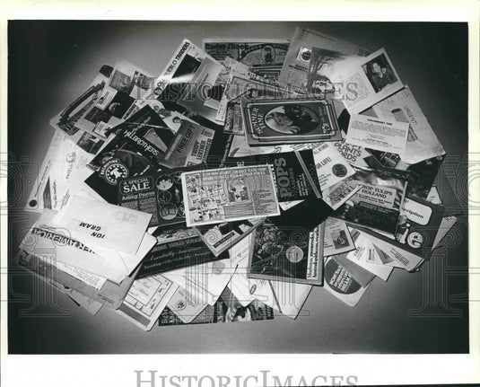 1979 Press Photo Gordon and Patricia Gantz's month of mail order mail, Milwaukee-Historic Images