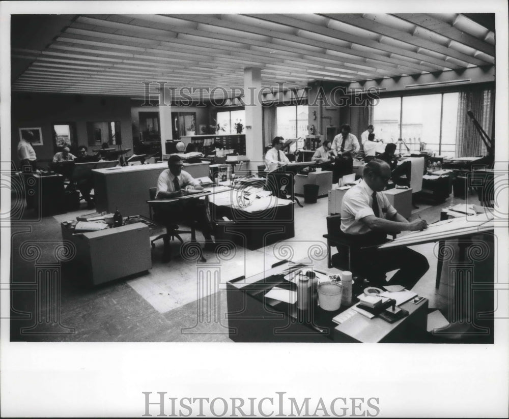 1971 Press Photo Inside Milwaukee Journal Art Department, Office - mjb36217-Historic Images