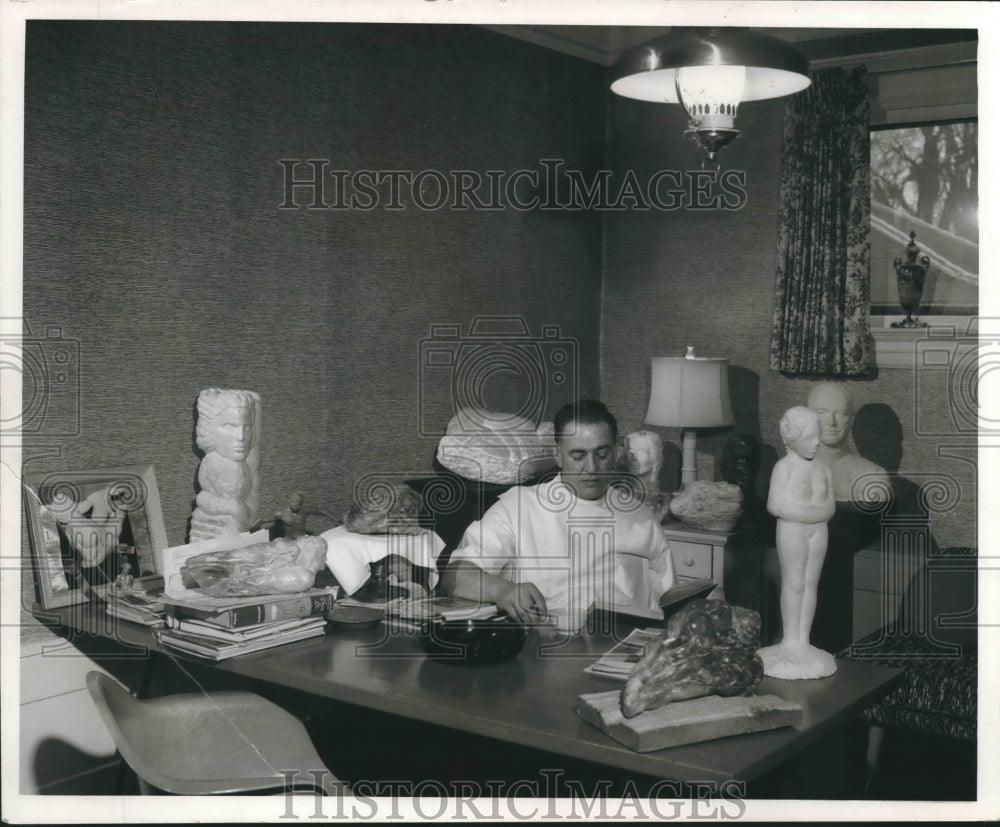 1968 Press Photo Dr. Rudolf Rotter, Wisconsin. - mjb37899- Historic Images