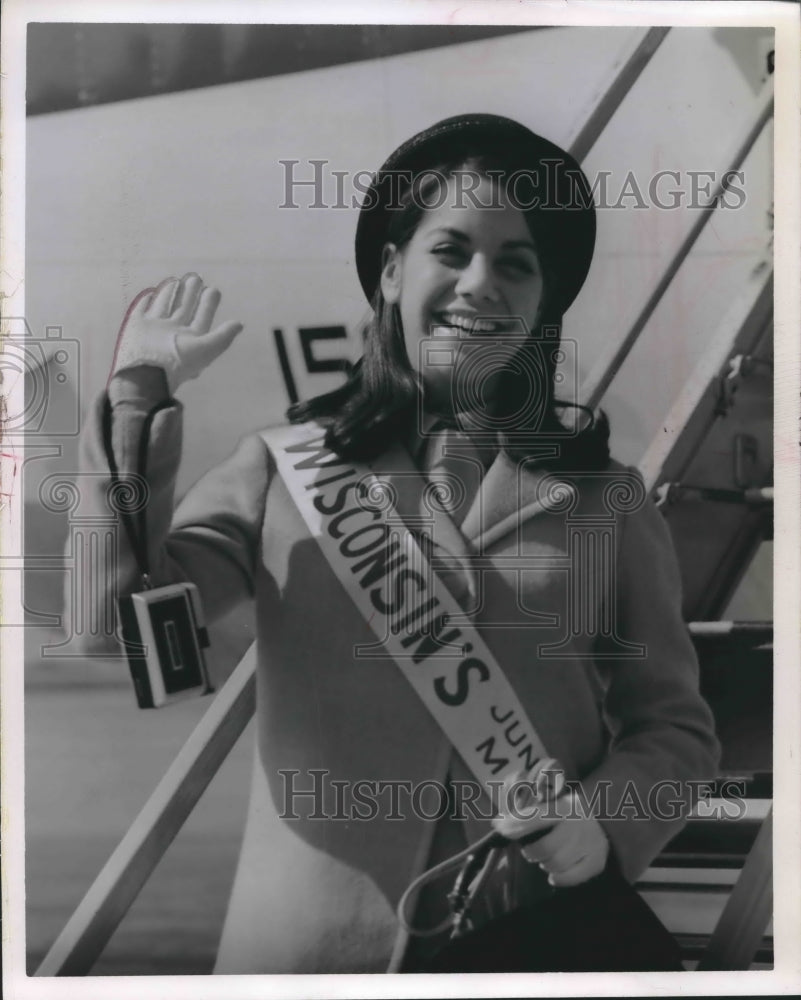1968 Susan Renee Rothman, Wisconsin&#39;s Junior Miss, in Alabama-Historic Images
