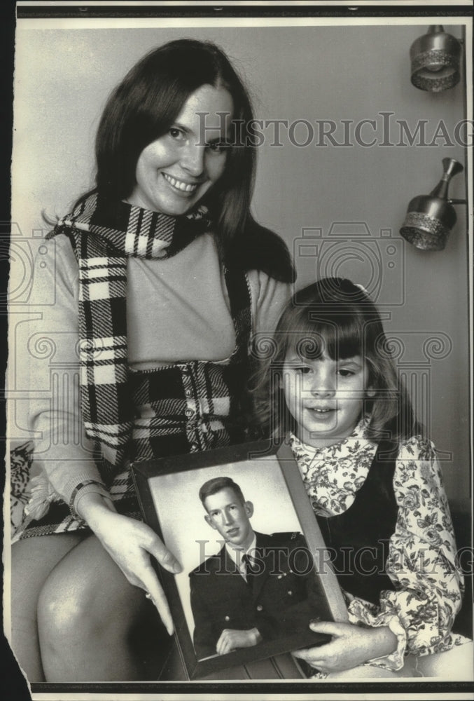 Lieutenant William J. Reich&#39;s Wife and Daughter Clinton, Wisconsin-Historic Images