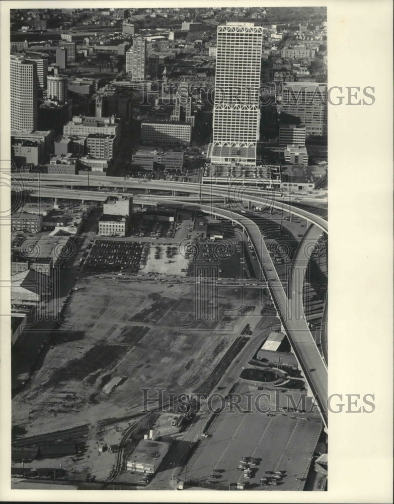 1988 Milwaukee Redevelopment-Historic Images