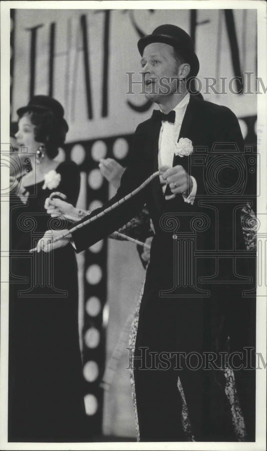 1974 Press Photo Bill Randall, United Performing Arts Fund - mjb39672-Historic Images
