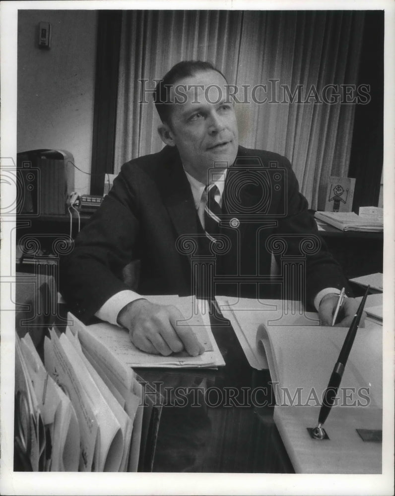 1969 Press Photo William L. Randall, Milwaukee attorney, United Performing Arts-Historic Images