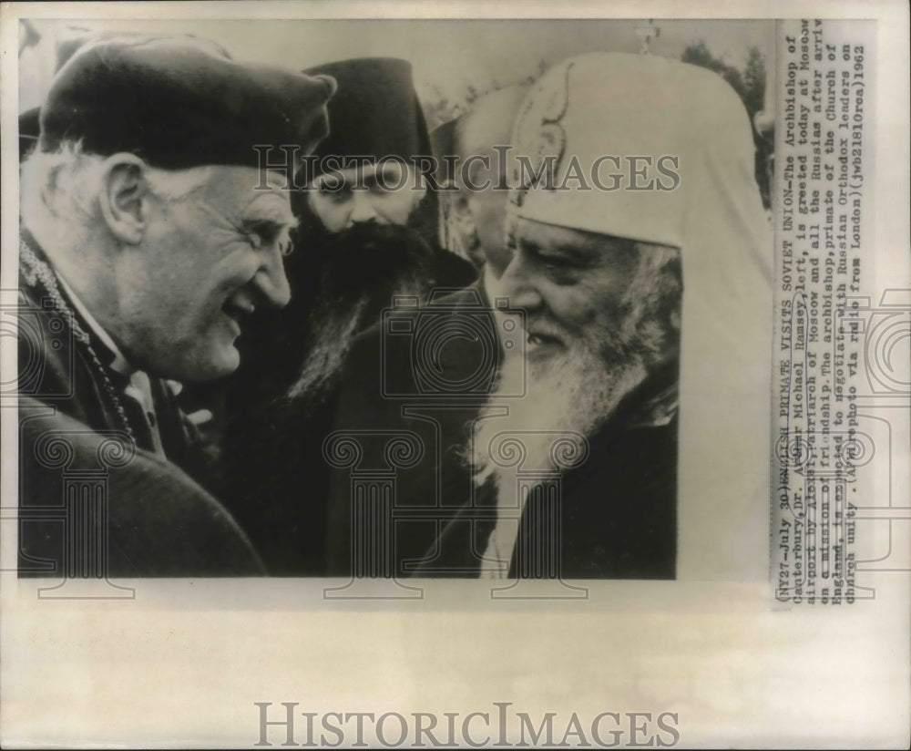 1962 Press Photo Dr Michael Ramsey in Moscow with Patriarch, Alexii of Moscow- Historic Images