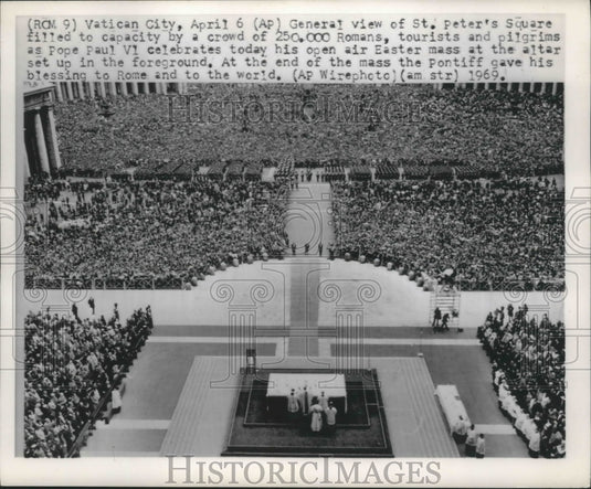 1969 Press Photo Vatican City view of Saint Peter's Square with Pope Paul VI - Historic Images