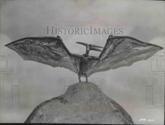 1966 Press Photo Replica of Pteranodon, has wings equipped with claws. - Historic Images