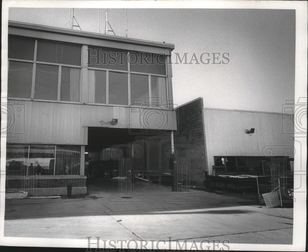 1973 Press Photo Mitchell Airport Terminal in Milwaukee - mjb41056 - Historic Images