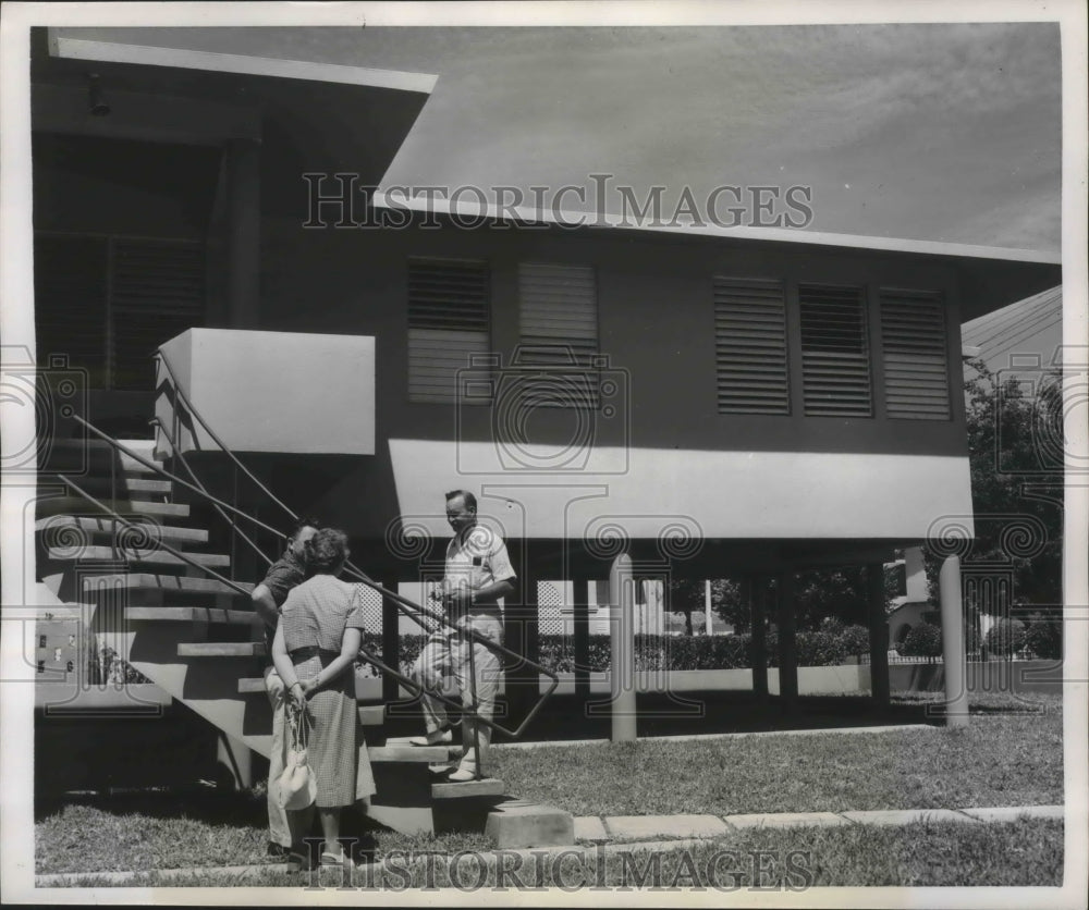 1951 Press Photo &quot;house on stilts&quot; home in Puerto Rico is one of many built - Historic Images