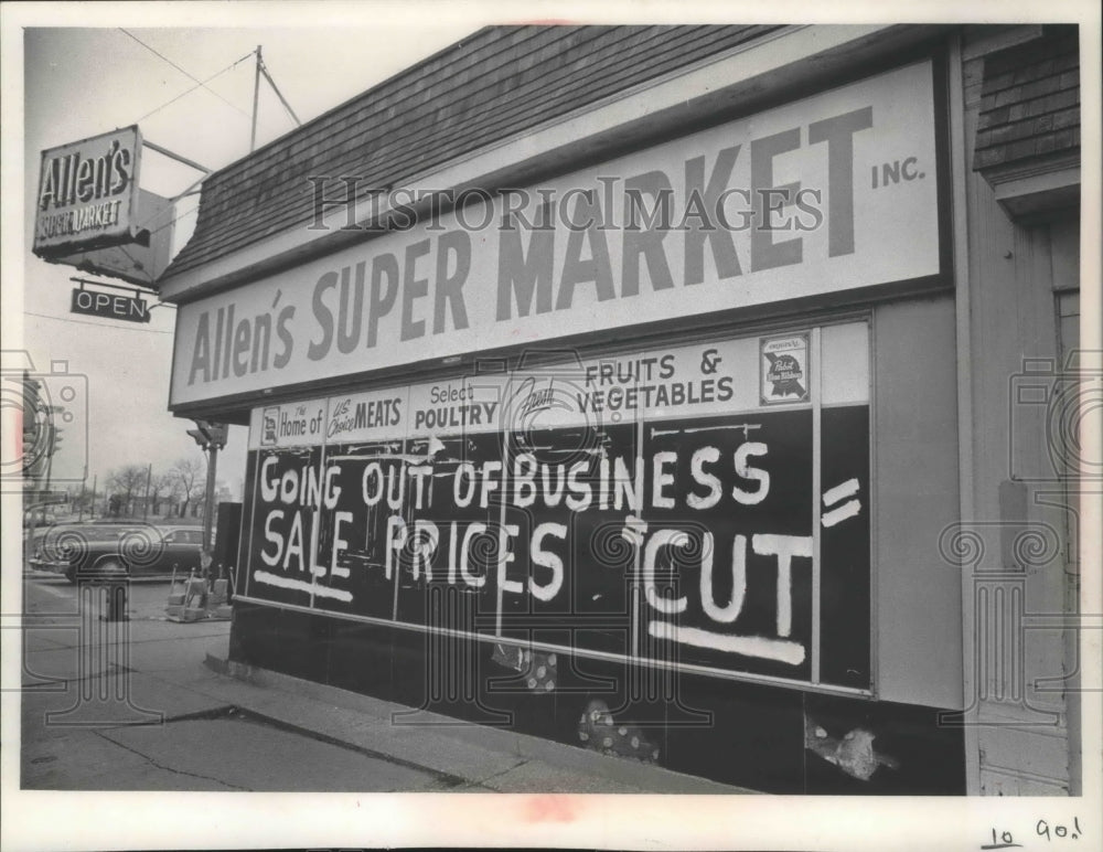 1975 Press Photo Al Goldsmith&#39;s Food Store Razed to Widen Walnut St., Milwaukee - Historic Images