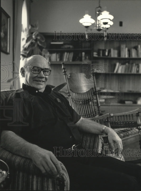 1987 Press Father Dennis of St. Joseph Parish in Waukesha - mjb41968 - Historic Images