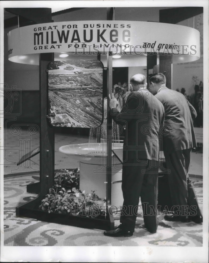 1966 Press Photo Milwaukee promotional display at the City Hall, Wisconsin - Historic Images