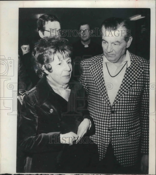 1977 Press Photo Karen Ann's parents, Julia and Joseph Quinlan - Historic Images