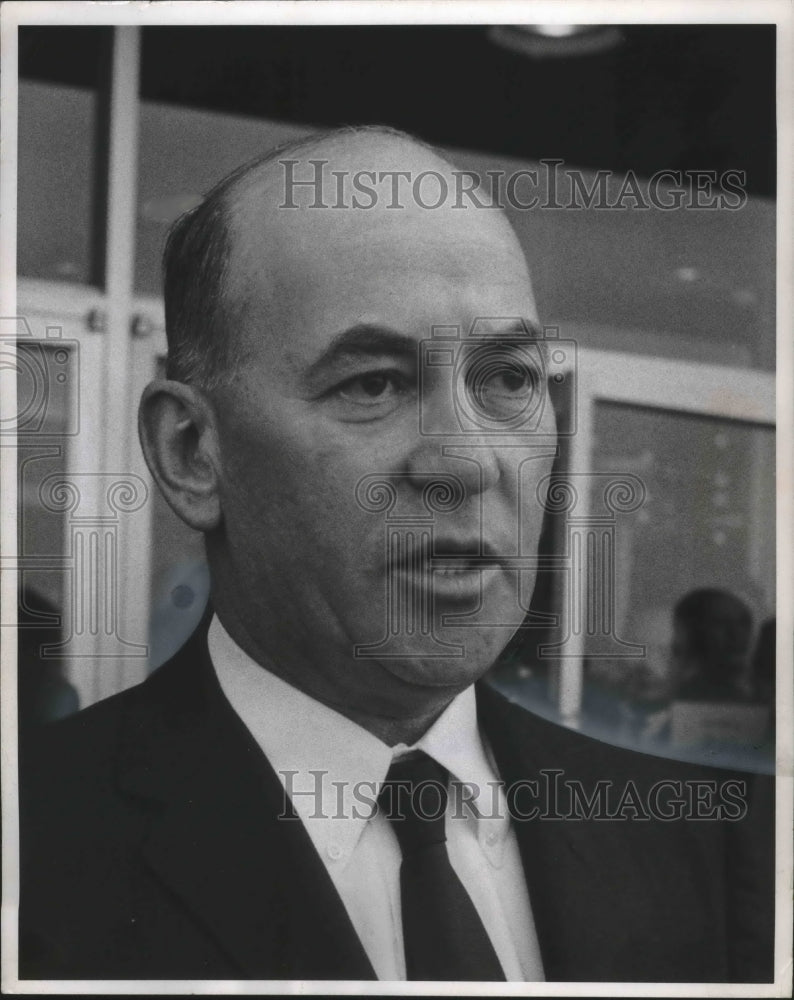 1963 Press Photo Joseph E. Rapkin, administrator of estate of Kurtis Froedtert- Historic Images