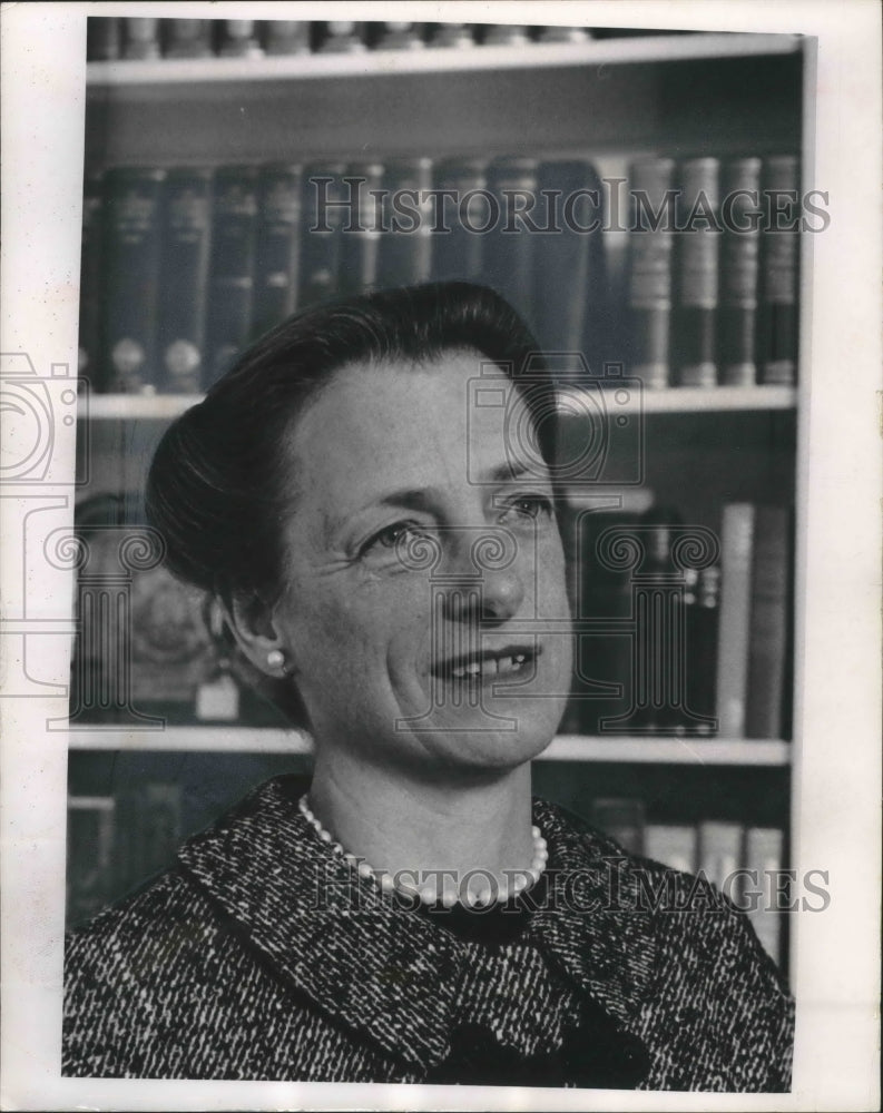 1965 Press Photo Mrs. Nathan Pusey, Wife of Harvard President, Smiles - Historic Images