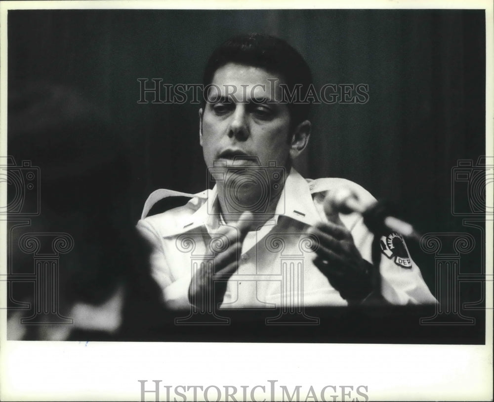 1991 Press Photo Richard A. Putze Lieutenant, Fire Department. - Historic Images