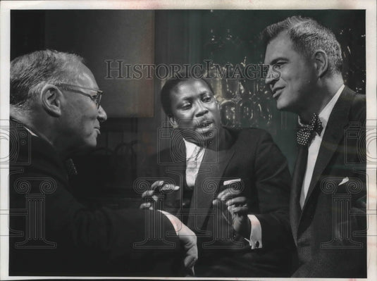 1961 Press Photo Alex Quaison-Sackey and G. Mennen Williams chatting at dinner.-Historic Images