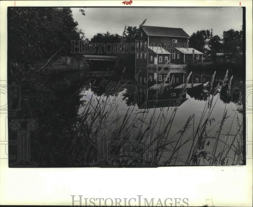 1982 Press Photo The Dells Mill Museum on the bank of Bridge Creek, Wisconsin - Historic Images