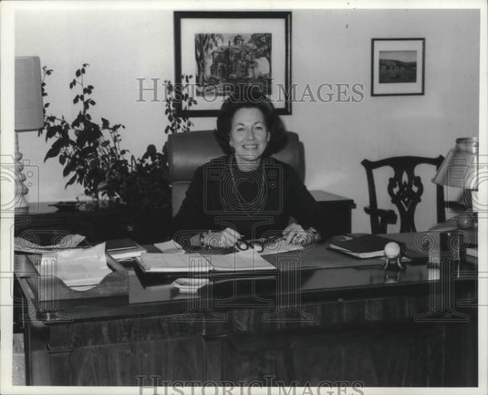 1975 Charlotte Reid, Federal Communications Commission leaves post-Historic Images