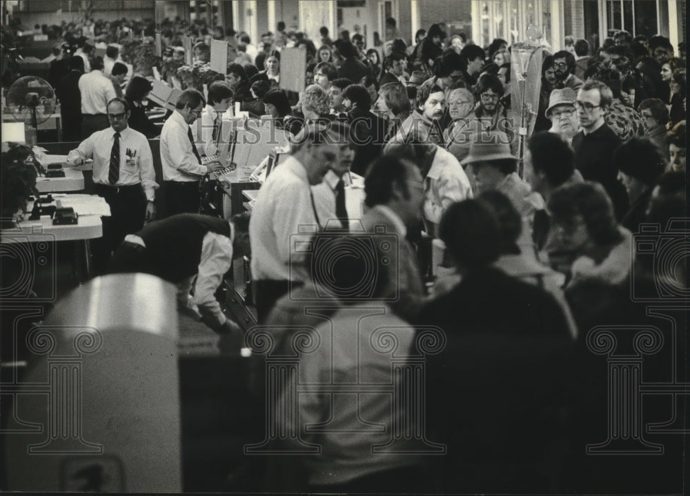 1979 Stranded fog-bound holiday travelers, Mitchell Field, Milwaukee-Historic Images