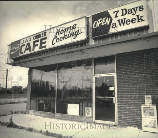 1987 Press Photo Exterior of the Corner Cafe, Wisconsin - Historic Images
